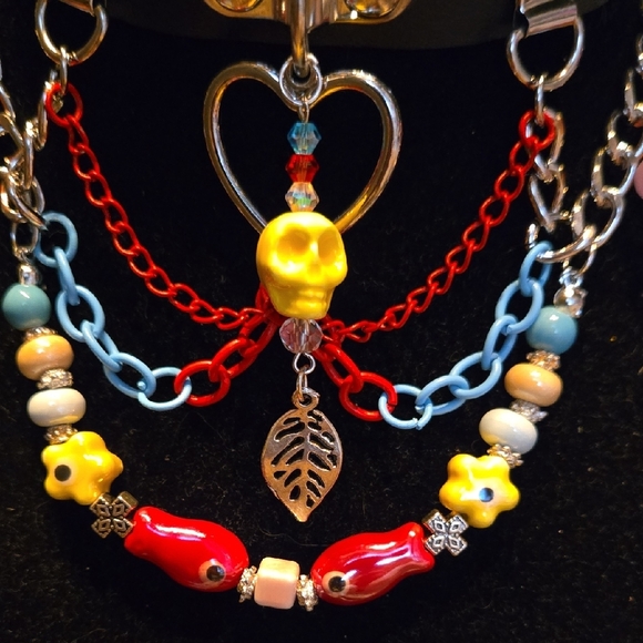 Ceramic Beaded Choker Necklace with Skull Pendant - Picture 2 of 12